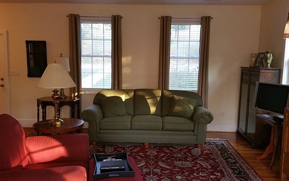 3rd image of 580 Sunnyside Ln