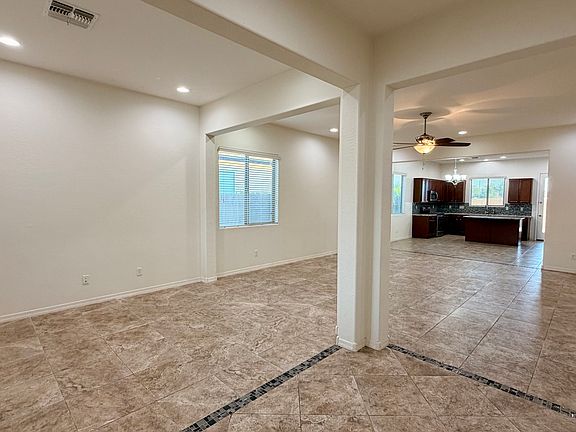 4th image of 1507 E Hummingbird Way