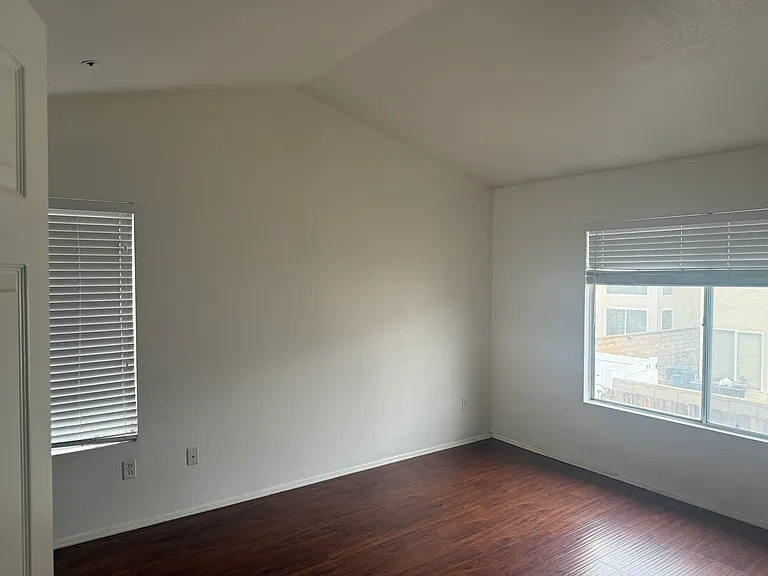 8023 Park Lawn Ct — Photo 7