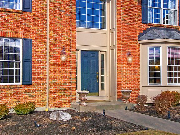 2nd image of 1224 Silvercreek Cres