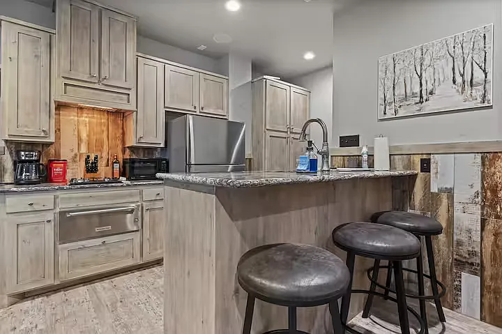 3 Jesse James Dr #B — Photo 8