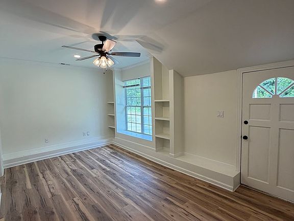 2nd image of 1013 Riverside Dr