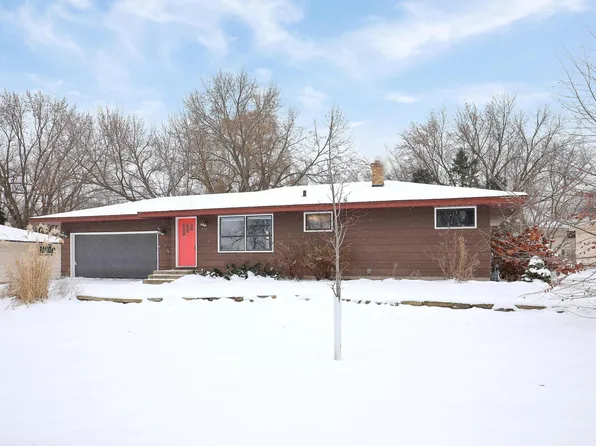 406 Terrace Dr, Roseville, MN 55113