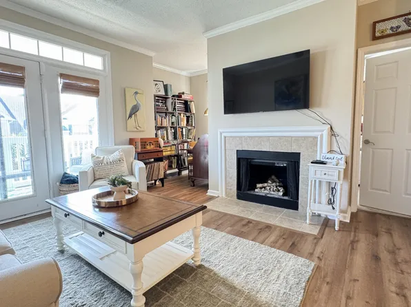 45 Sycamore Ave APT 634, Charleston, SC 29407