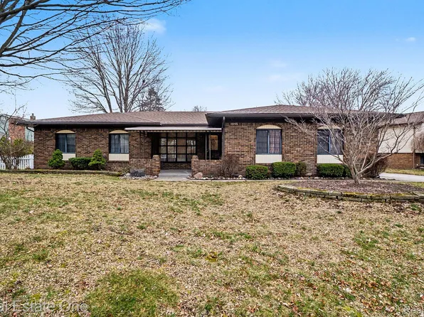 1845 Shenandoah Dr, Troy, MI 48085