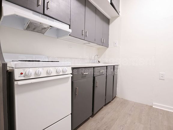 5th image of 102 N 38th Ave APT 3