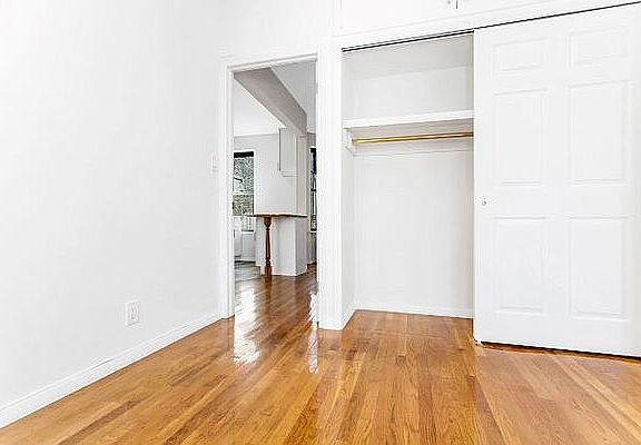 4th image of 542 E 82nd St APT 27