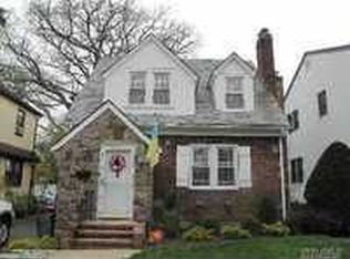 185 Davison Ave, Lynbrook, NY 11563