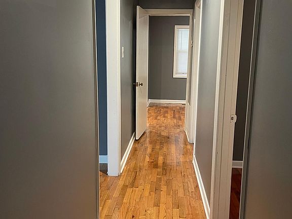 4th image of 915 Oakdale St