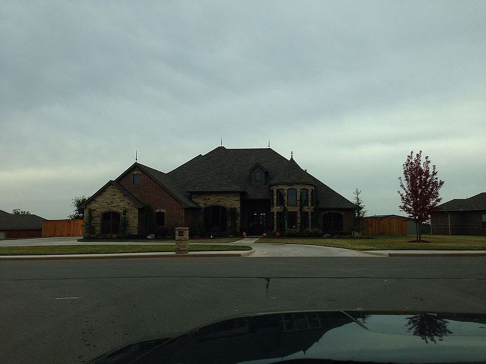 1st image of 108 Clubhouse Dr