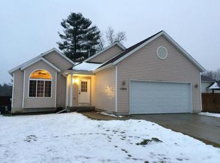 1203 Tamarack Ct, Greenville, MI 48838