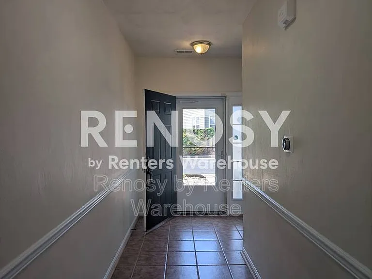 5520 Summer Cres — Photo 3
