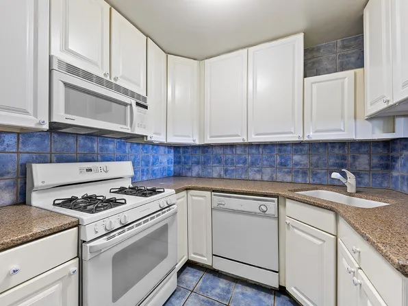 60 Riverside Drive 9E image 8 of 9