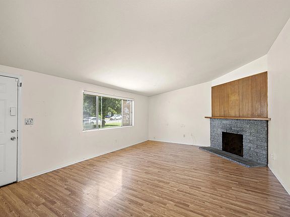 3rd image of 941 Grove Ave