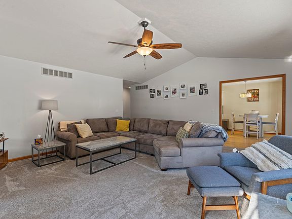 5th image of 5766 Boxwood Dr E