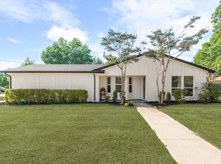 3101 Whisper Wood Ln, Bedford, TX 76021