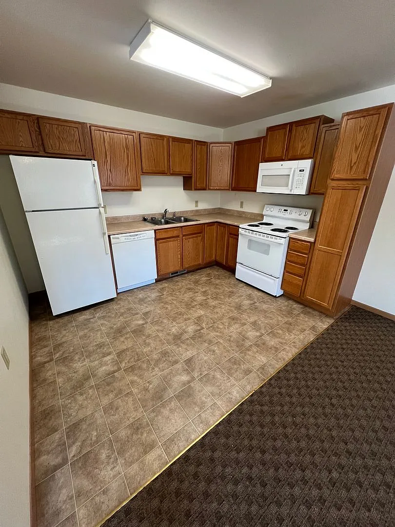 Lampe Estates 295 — Photo 4