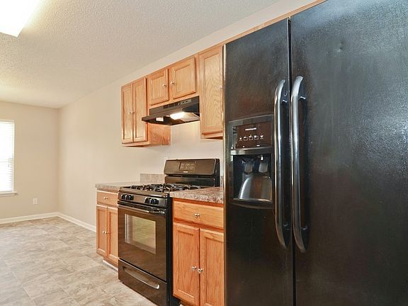 3rd image of 1085 Augusta Woods Dr