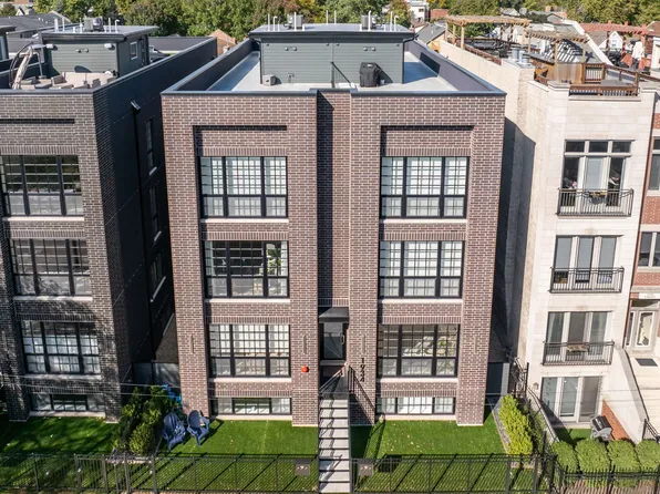 1934 W Belmont Ave #2W, Chicago, IL 60657
