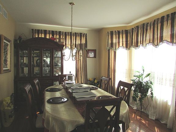 4th image of 6712 Sahara Dr