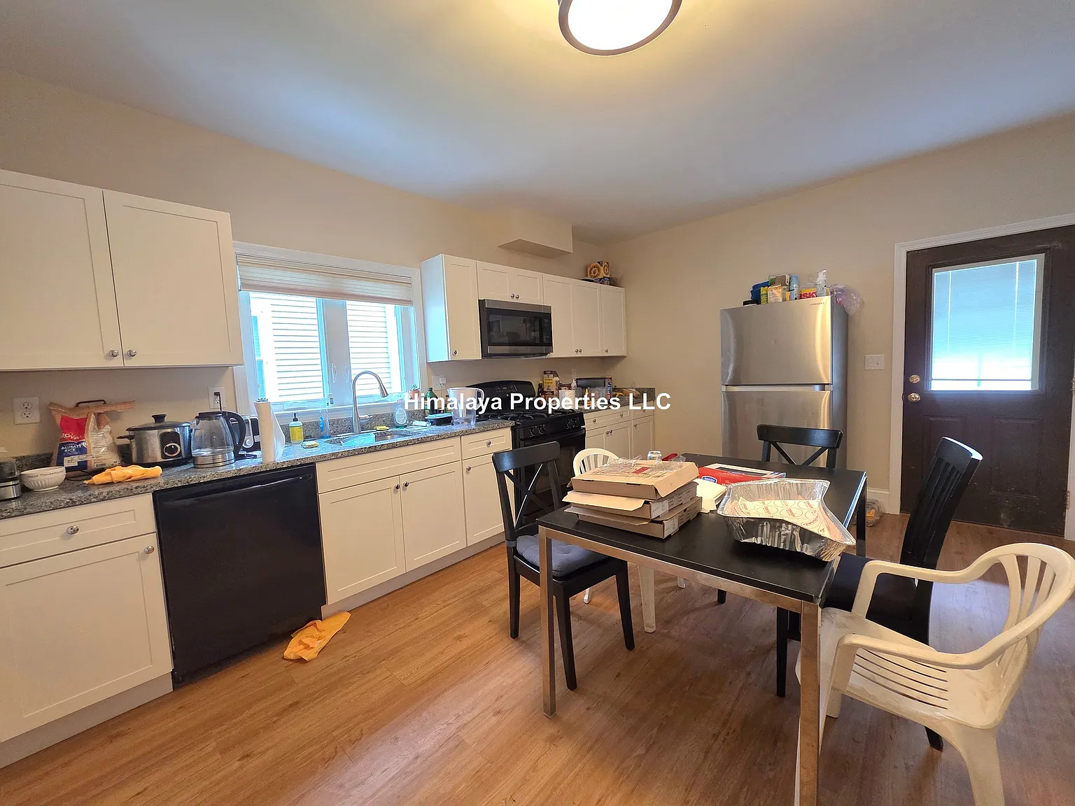 6 bed, $8,700 — Photo 1