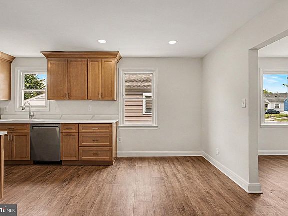 5th image of 2513 Canterbury Rd