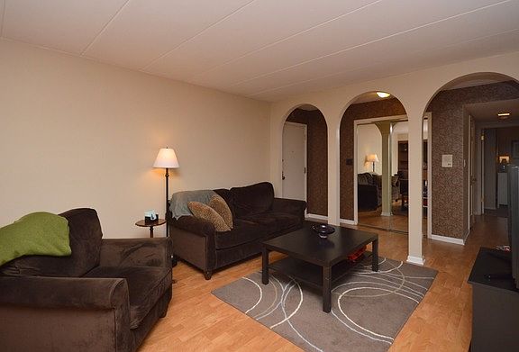 3rd image of 4114 W 99th St #1B