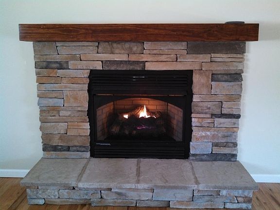 close up of LR gas log fireplace