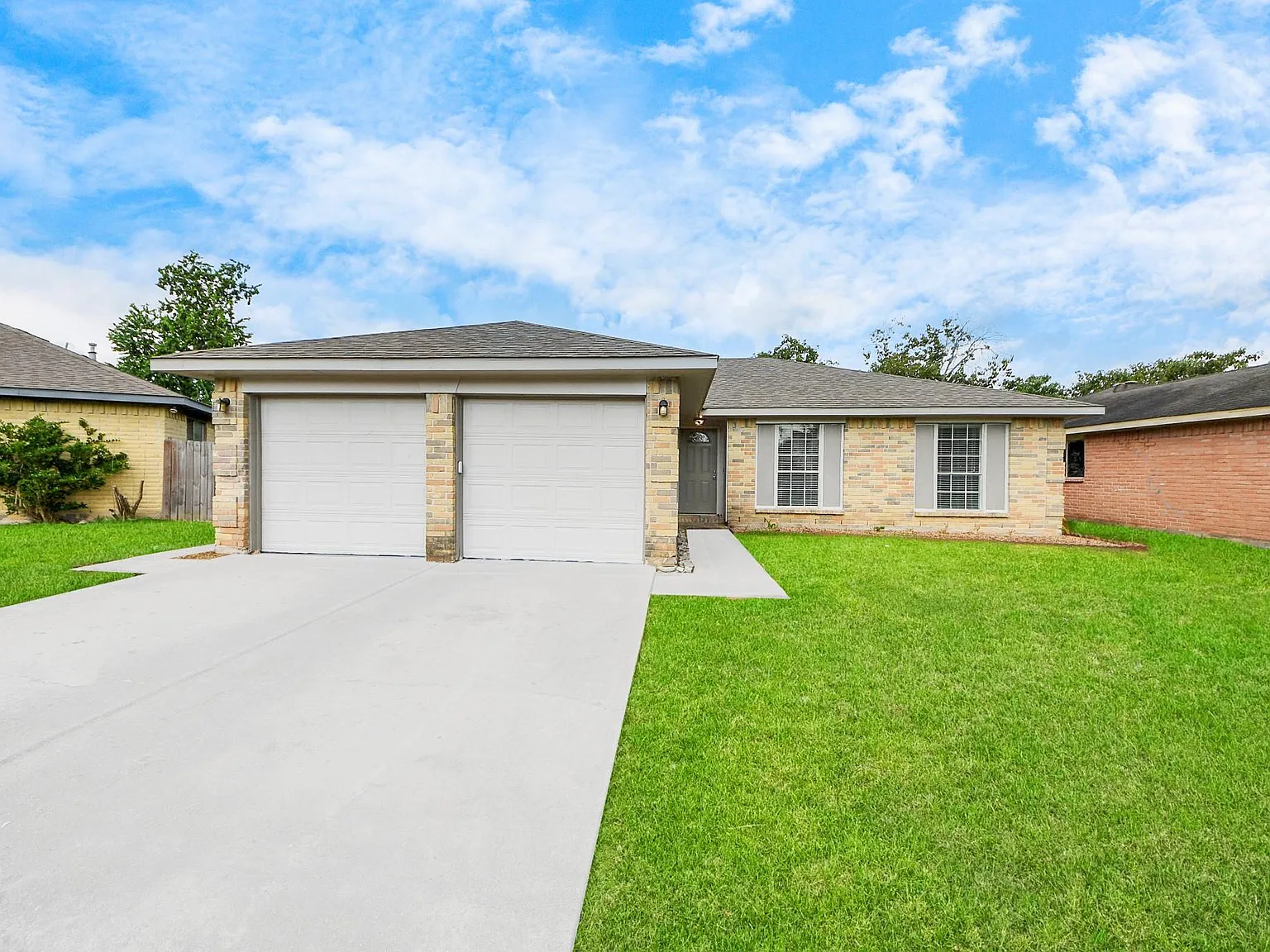 3 bed, 2.0 bath, 1228 sqft, $1,800 — Photo 2