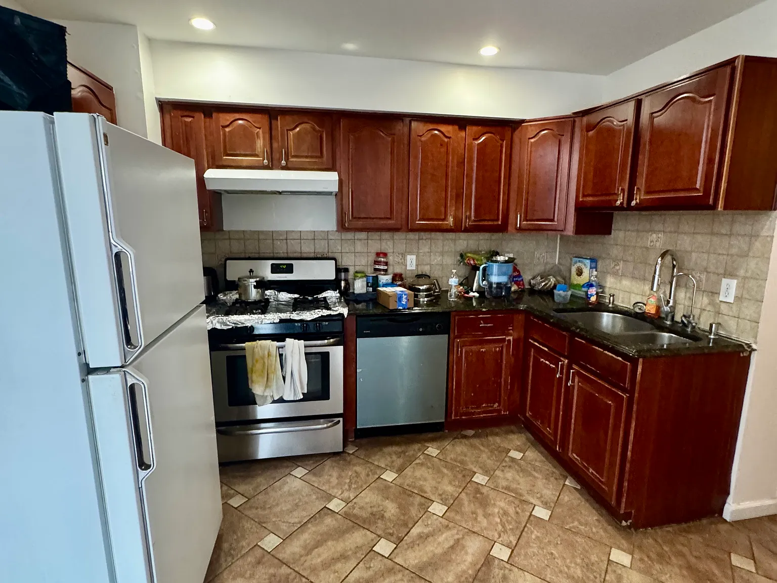 3 bed, $2,900 — Photo 2