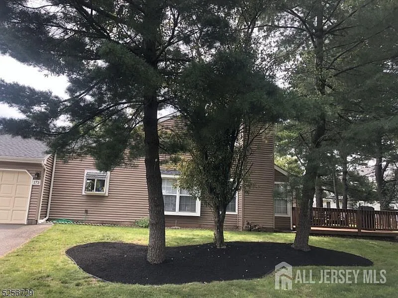 2 bed, 2.0 bath, 1042 sqft, $2,700 — Photo 3