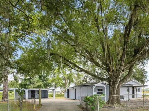 2085 Burrows Ln, Sanford, FL 32771