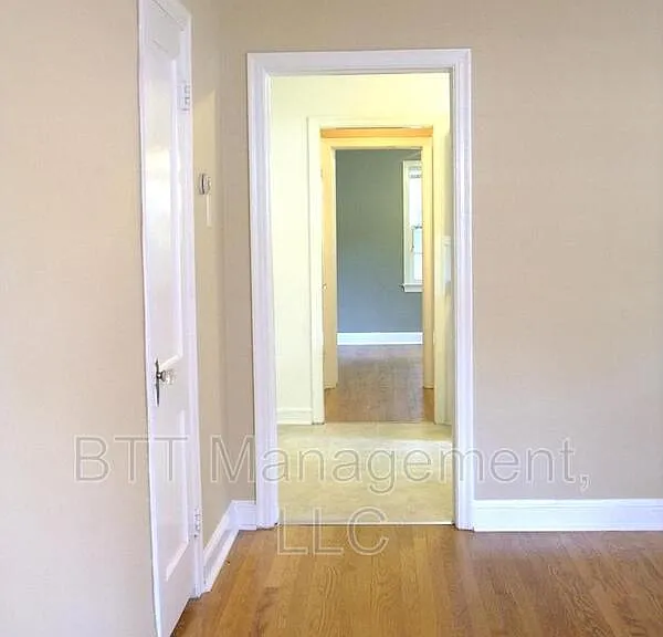 8401 Greenwood Ave #3 — Photo 8