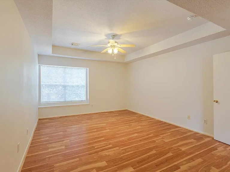 19510 Maywood Falls Cir — Photo 9
