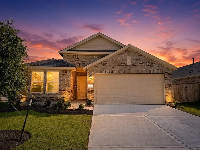1634 Blue Cypress Dr — Photo 1