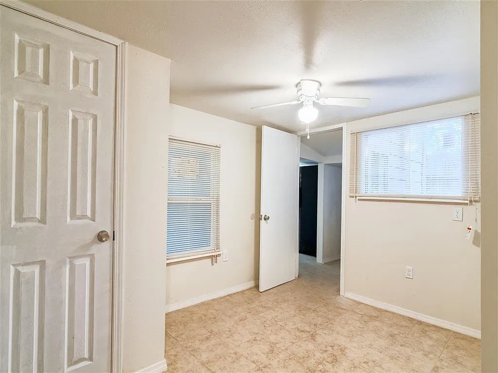 1 bed, 1.0 bath, 2312 sqft, $900 — Photo 1