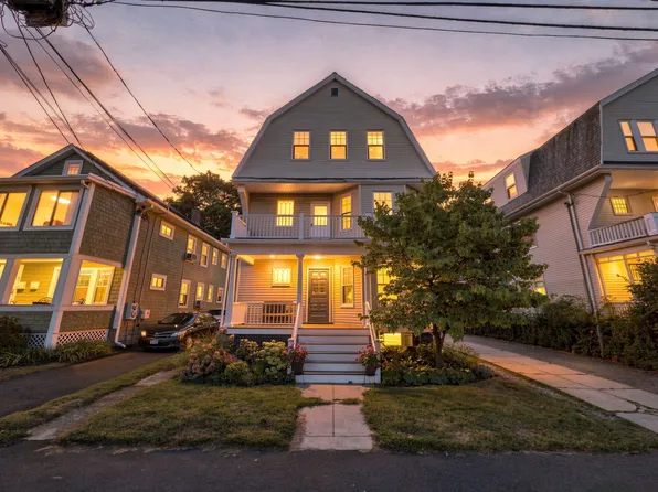 61 Dartmouth St #3, Belmont, MA 02478