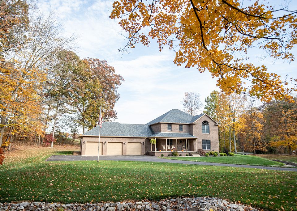 1st image of 700 Woodfield Ct