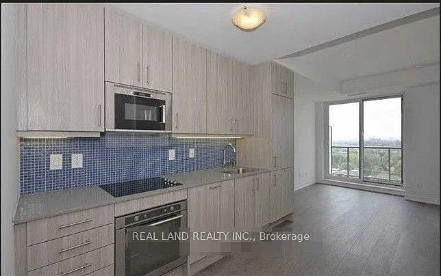 297 College St #1110 — Photo 2