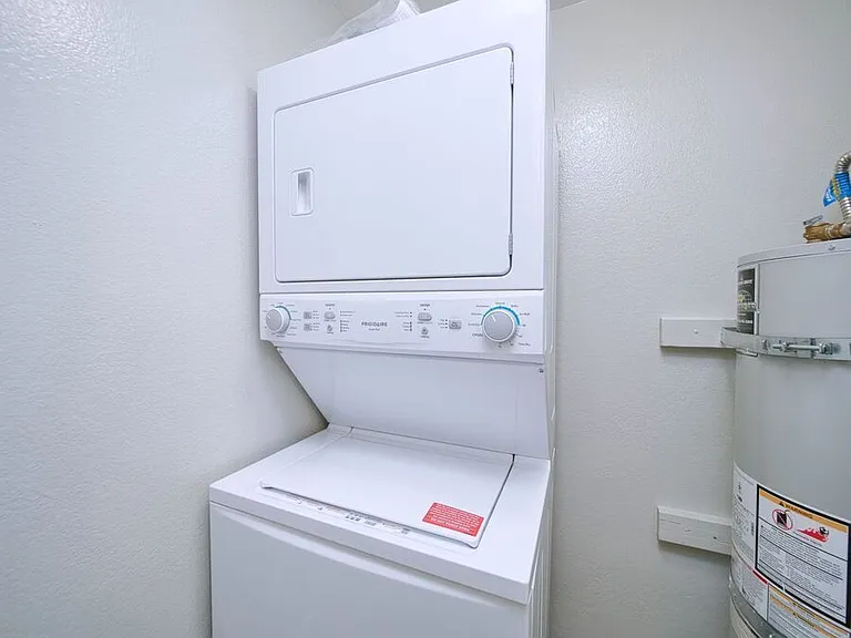 920 Fletcher Ln #203 — Photo 12