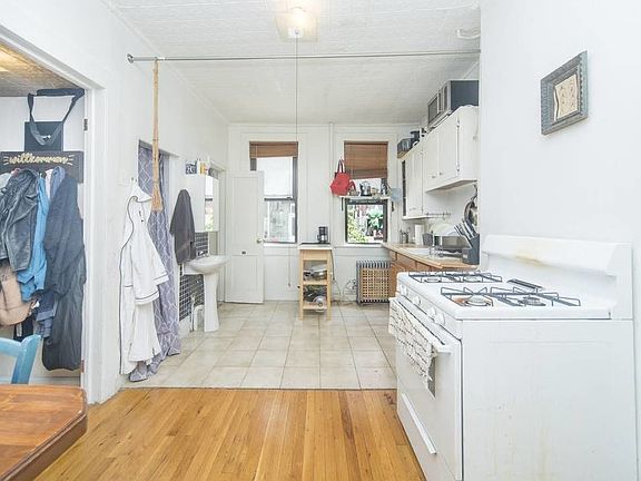 3rd image of 255 Powers St #1BB