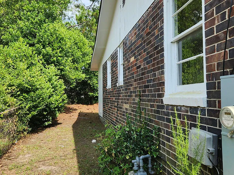 836 Edwards Ave — Photo 4