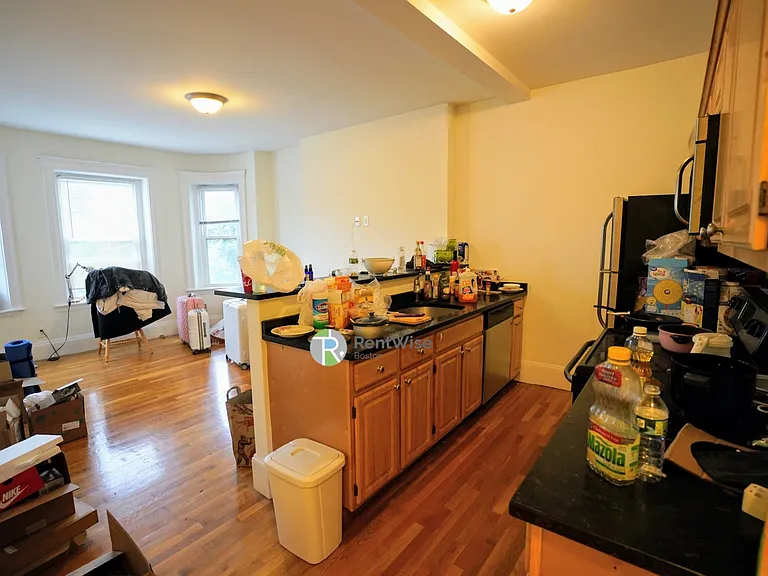1322 Commonwealth Ave #6 — Photo 2