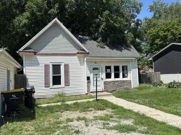 1726 Main St, Adel, IA 50003