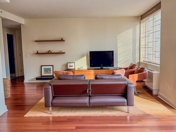 100 Riverside Boulevard image 3 of 22