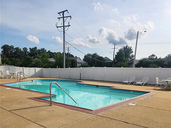 4th image of 1713 Orchard Way