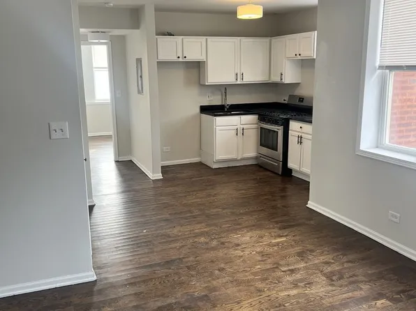 3008 E Cheltenham Pl, Chicago, IL 60649