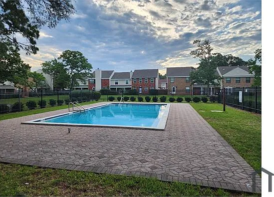 2 bed, 1525 sqft, $2,000 — Photo 2