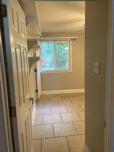1 bed, 1500 sqft, $500 — Photo 4