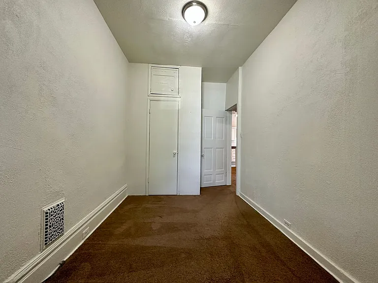 634 Summerlea St — Photo 9